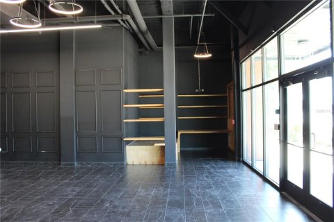 Immobilier commercial à louer à Clearwater, Floride: 9137.5 m2 № 1649455 - photo 7