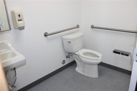 Immobilier commercial à louer à Clearwater, Floride: 9137.5 m2 № 1649455 - photo 11
