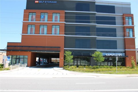 Immobilier commercial à louer à Clearwater, Floride: 9137.5 m2 № 1649455 - photo 2