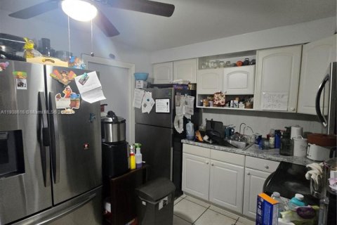 Propiedad comercial en venta en Hollywood, Florida, 155.05 m2 № 2016064 - foto 5