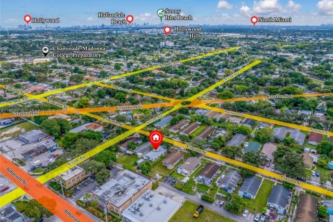 Propiedad comercial en venta en Hollywood, Florida, 155.05 m2 № 2016064 - foto 13
