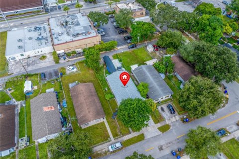 Propiedad comercial en venta en Hollywood, Florida, 155.05 m2 № 2016064 - foto 9