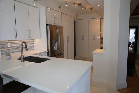 Copropriété à vendre à Aventura, Floride: 3 chambres, 245.26 m2 № 1820315 - photo 7