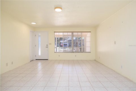 Villa ou maison à vendre à Holly Hill, Floride: 2 chambres, 136.94 m2 № 2143050 - photo 3