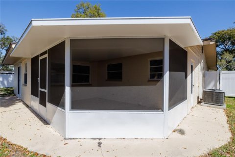Villa ou maison à vendre à Holly Hill, Floride: 2 chambres, 136.94 m2 № 2143050 - photo 21