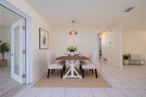 Villa ou maison à vendre à Holly Hill, Floride: 2 chambres, 136.94 m2 № 2143050 - photo 6