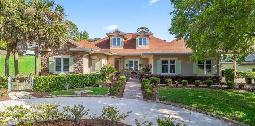 Villa ou maison à Lady Lake, Floride 3 chambres, 263.19 m2 № 1609152