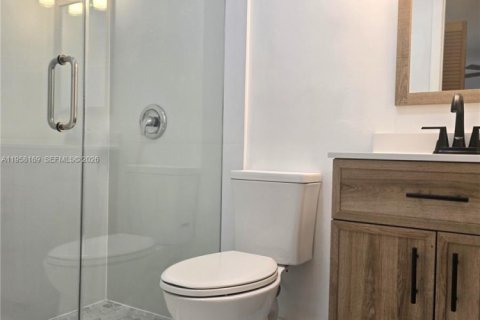 Condominio en alquiler en Hialeah, Florida, 2 dormitorios, 82.03 m2 № 2020676 - foto 5