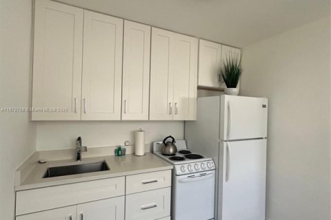 Propiedad comercial en venta en Hallandale Beach, Florida, 97.18 m2 № 1990399 - foto 27