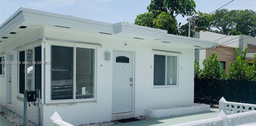 Propiedad comercial en Hallandale Beach, Florida 97.18 m2 № 1990399