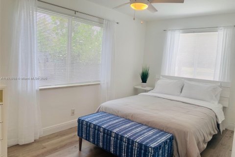 Propiedad comercial en venta en Hallandale Beach, Florida, 97.18 m2 № 1990399 - foto 7