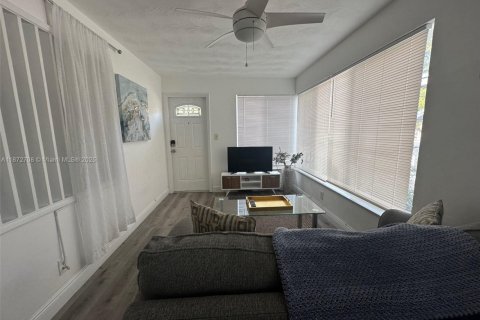 Propiedad comercial en venta en Hallandale Beach, Florida, 97.18 m2 № 1990399 - foto 25