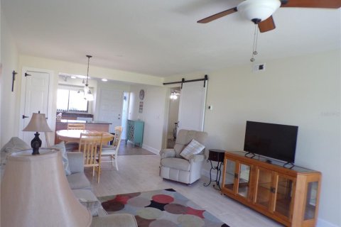 Copropriété à louer à Punta Gorda, Floride: 2 chambres, 95.04 m2 № 2122417 - photo 7