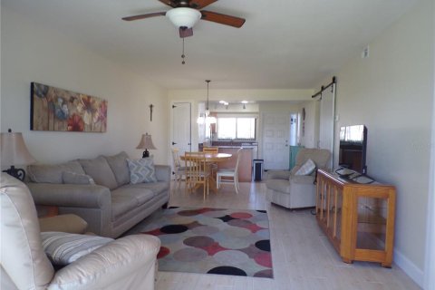Copropriété à louer à Punta Gorda, Floride: 2 chambres, 95.04 m2 № 2122417 - photo 3
