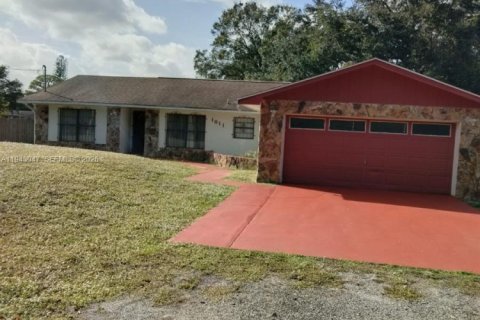 Дом в Сент-Луси, Флорида 3 спальни, 187.11м2 № 1999330