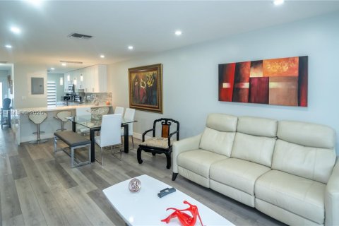 Casa en venta en Delray Beach, Florida, 2 dormitorios, 108.42 m2 № 2000057 - foto 10