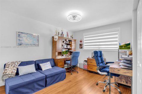 Adosado en venta en Doral, Florida, 3 dormitorios, 187.11 m2 № 1996677 - foto 16