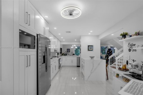 Adosado en venta en Doral, Florida, 3 dormitorios, 187.11 m2 № 1996677 - foto 27