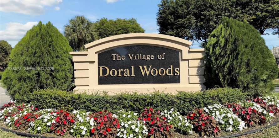 Adosado en Doral, Florida 3 dormitorios, 187.11 m2 № 1996677