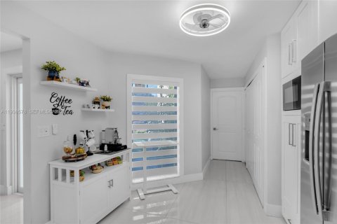 Adosado en venta en Doral, Florida, 3 dormitorios, 187.11 m2 № 1996677 - foto 29