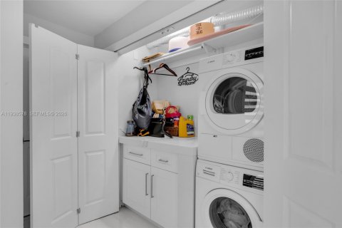 Adosado en venta en Doral, Florida, 3 dormitorios, 187.11 m2 № 1996677 - foto 17