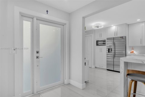 Adosado en venta en Doral, Florida, 3 dormitorios, 187.11 m2 № 1996677 - foto 10