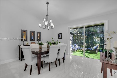Adosado en venta en Doral, Florida, 3 dormitorios, 187.11 m2 № 1996677 - foto 22