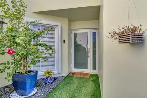 Adosado en venta en Doral, Florida, 3 dormitorios, 187.11 m2 № 1996677 - foto 7