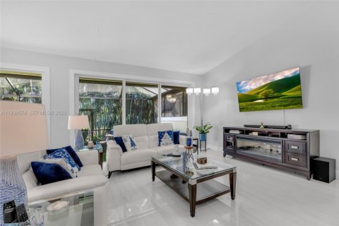 Adosado en venta en Doral, Florida, 3 dormitorios, 187.11 m2 № 1996677 - foto 12