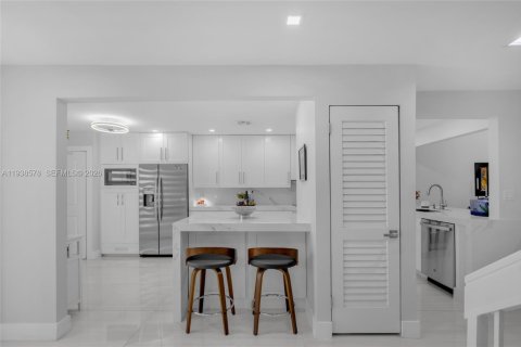 Adosado en venta en Doral, Florida, 3 dormitorios, 187.11 m2 № 1996677 - foto 26