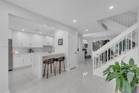 Adosado en venta en Doral, Florida, 3 dormitorios, 187.11 m2 № 1996677 - foto 8