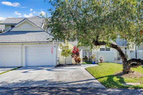 Adosado en venta en Doral, Florida, 3 dormitorios, 187.11 m2 № 1996677 - foto 4