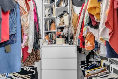 Adosado en venta en Doral, Florida, 3 dormitorios, 187.11 m2 № 1996677 - foto 15