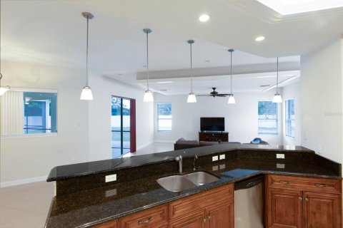 Casa en venta en Kissimmee, Florida, 4 dormitorios, 405.98 m2 № 1908972 - foto 28