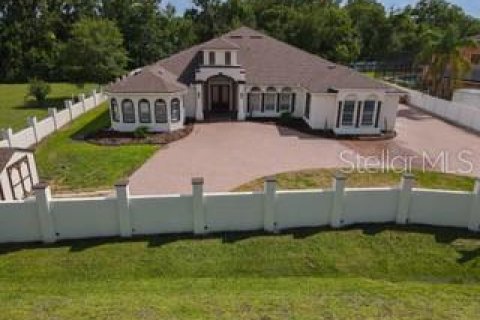 Casa en venta en Kissimmee, Florida, 4 dormitorios, 405.98 m2 № 1908972 - foto 2