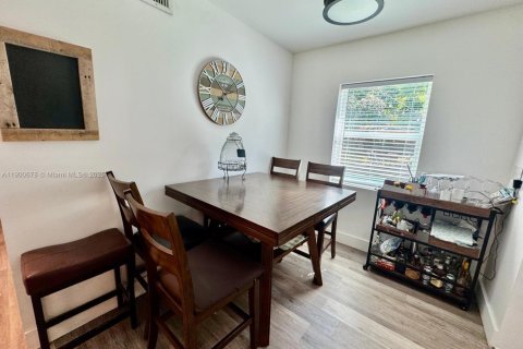 Villa ou maison à vendre à Hollywood, Floride: 3 chambres, 103.31 m2 № 1955479 - photo 8