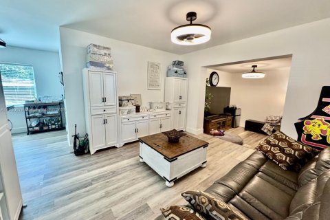 Villa ou maison à vendre à Hollywood, Floride: 3 chambres, 103.31 m2 № 1955479 - photo 5