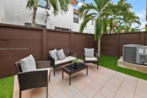 Adosado en venta en Miami Lakes, Florida, 3 dormitorios, 147.34 m2 № 1933089 - foto 19