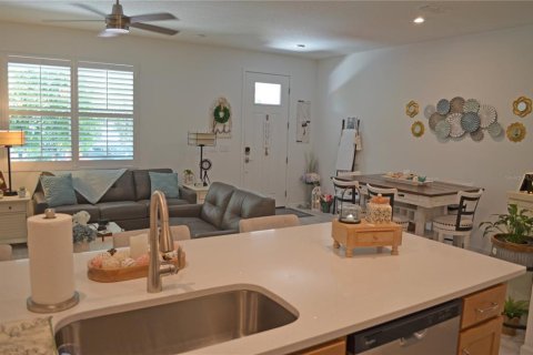 Townhouse in Winter Springs, Florida 3 bedrooms, 137.12 sq.m. № 2111399 - photo 12