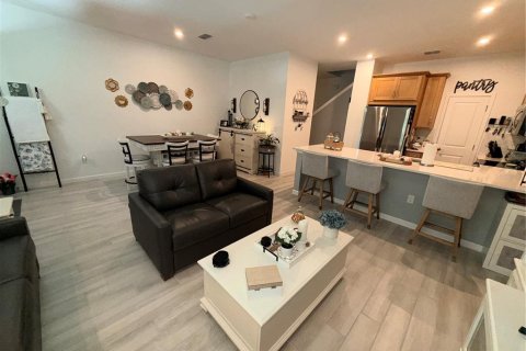 Townhouse in Winter Springs, Florida 3 bedrooms, 137.12 sq.m. № 2111399 - photo 6