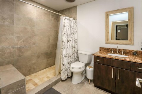 Casa en venta en Miami, Florida, 5 dormitorios, 172.98 m2 № 1969689 - foto 21