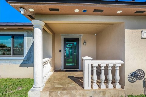 Casa en venta en Miami, Florida, 5 dormitorios, 172.98 m2 № 1969689 - foto 16