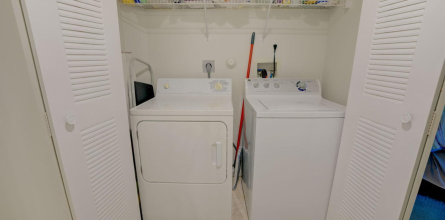 Condo in Juno Beach, Florida, 2 bedrooms № 1103247