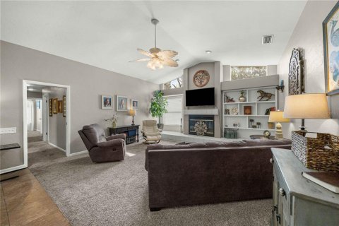 House in Gainesville, Florida 4 bedrooms, 212.93 sq.m. № 2226002 - photo 12