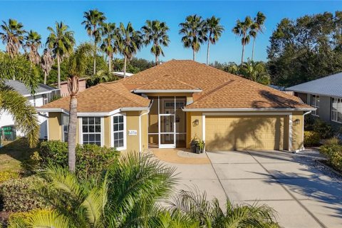 House in Sarasota, Florida 3 bedrooms, 145.39 sq.m. № 2236249
