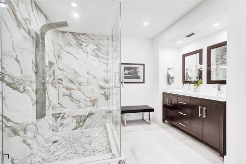 Купить кондоминиум в Майами, Флорида 2 спальни, 124.49м2, № 2090168 - фото 30