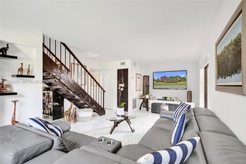 Купить кондоминиум в Майами, Флорида 2 спальни, 124.49м2, № 2090168 - фото 15