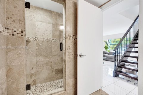 Купить кондоминиум в Майами, Флорида 2 спальни, 124.49м2, № 2090168 - фото 21