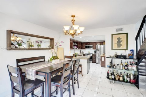 Купить кондоминиум в Майами, Флорида 2 спальни, 124.49м2, № 2090168 - фото 6