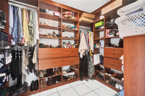 Купить кондоминиум в Майами, Флорида 2 спальни, 124.49м2, № 2090168 - фото 28